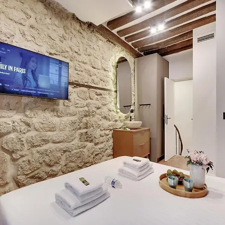 Apartment Triplex Douillet - Beaubourg - Temple Paris