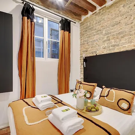 Apartment Triplex Douillet - Beaubourg - Temple *