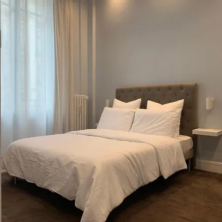 Apartment Charming Eiffel Tower