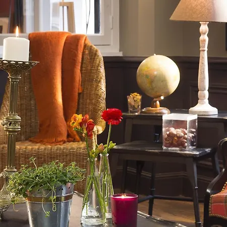 Le Petit Chomel Hotel