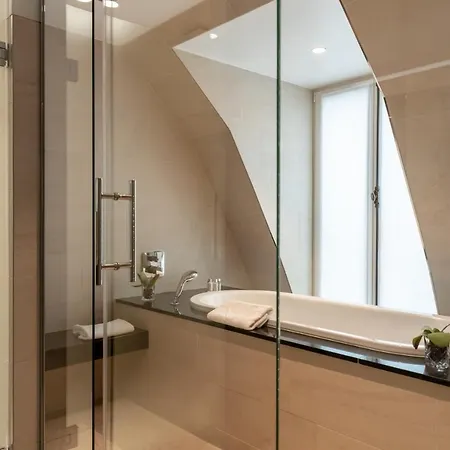 Hotel Maison Albar Le Pont-neuf 5*