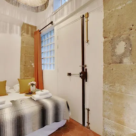 Apartment Triplex Douillet - Beaubourg - Temple Paris