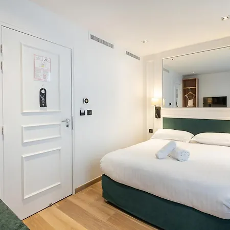 Au Coeur De Republique Hotel