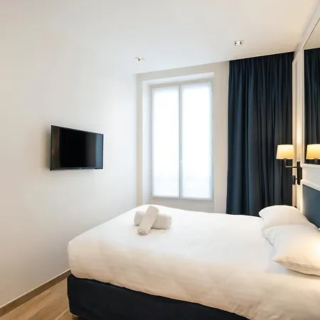Au Coeur De Republique Hotel 3*