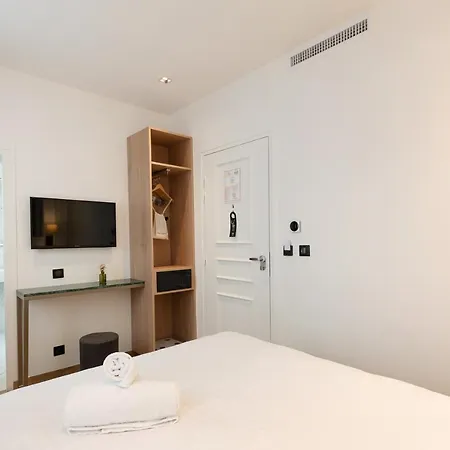 Au Coeur De Republique Hotel