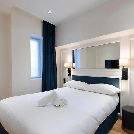 Au Coeur De Republique Hotel