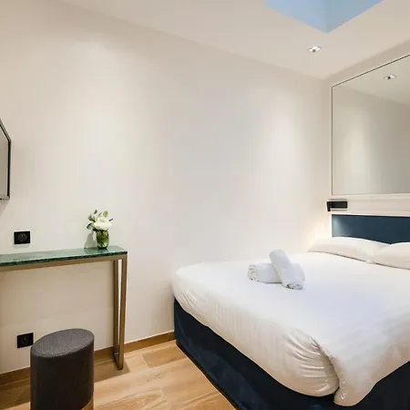 Hotel Au Coeur De Republique 3*