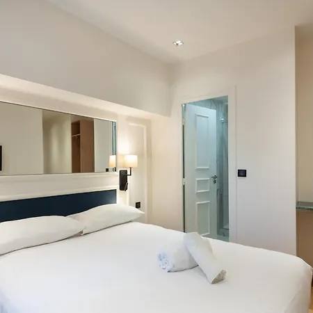 Hotel Au Coeur De Republique Paris
