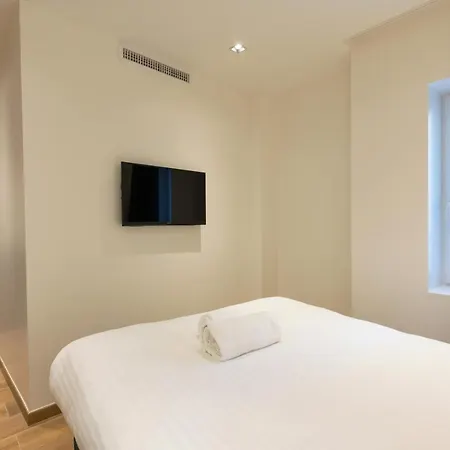 Hotel Au Coeur De Republique Paris