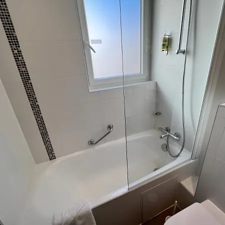 Hotel Paris-auteuil By Ihg 3*