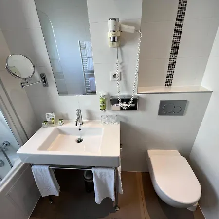 Hotel Paris-auteuil By Ihg 3*