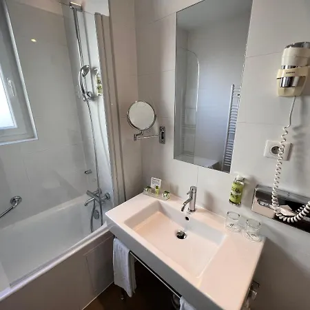 Paris-auteuil By Ihg Hotel Paris