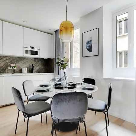 Charming - 2br-6p -in The Heart Of Apartment *
