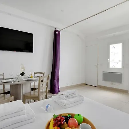 Apartment Cmg Studio Place Voltaire
