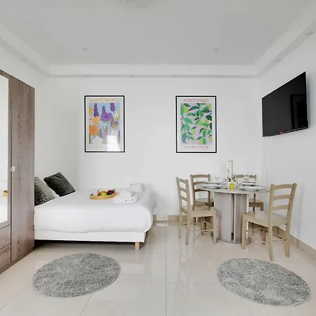 Apartment Cmg Studio Place Voltaire