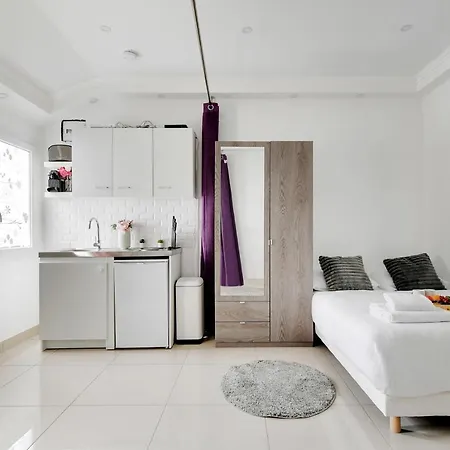 Cmg Studio Place Voltaire * Paris