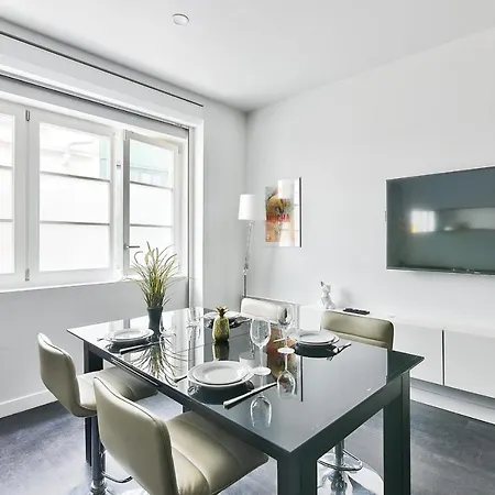Guestready - Beautiful And Colourful Apt In The 19th Arrond Paris