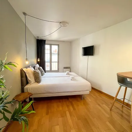 Apartment Charmant Studio Dans Un Immeuble 5 *