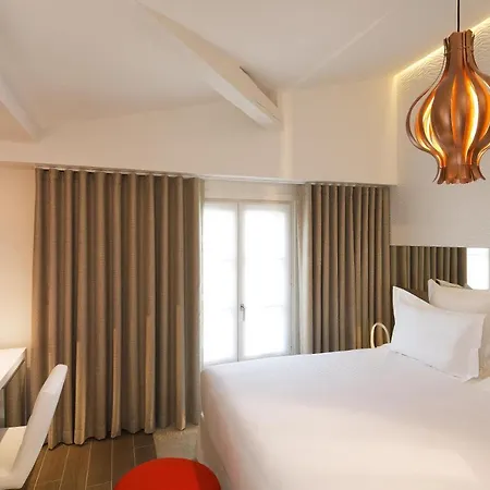 Dupond-smith 5* Paris
