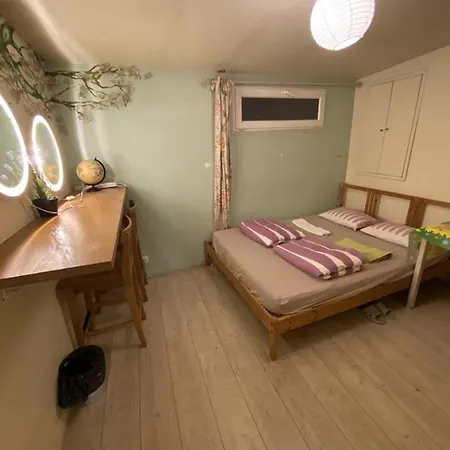 Fleur De Hostel