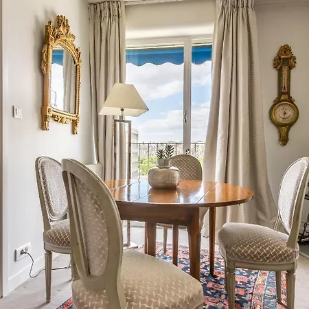 Veeve - Steps From The Eiffel Tower Appartement Parijs