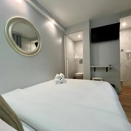 Nation Montmartre Hotel 3*