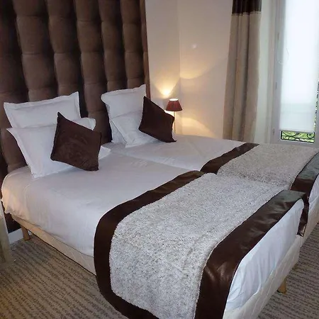 Hotel B Square 3*