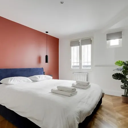 Apartment In The Heart Of In Sentier Paris