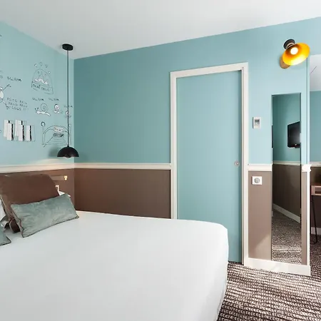 Hotel Des 3 Poussins Paris