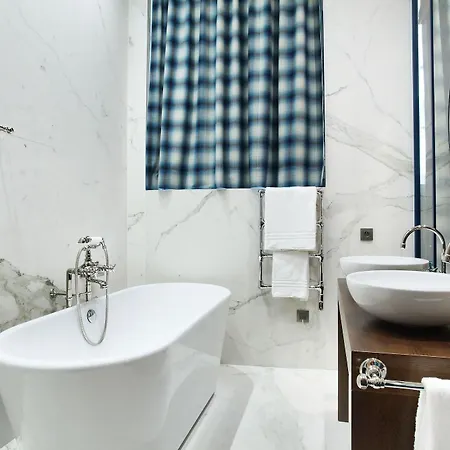 Le Robinet D'or 3*