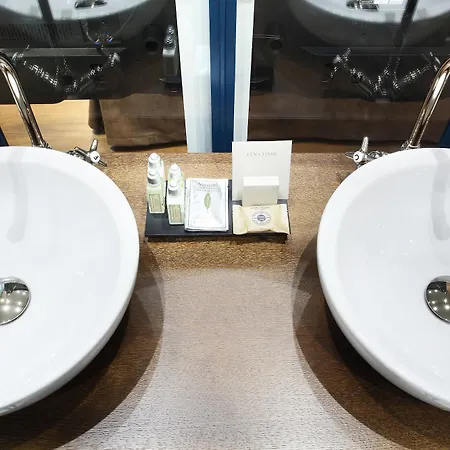 Le Robinet D'or Hotel