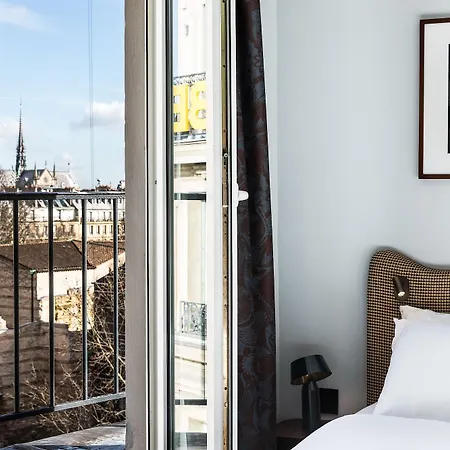 Belloy Saint Germain Hotel