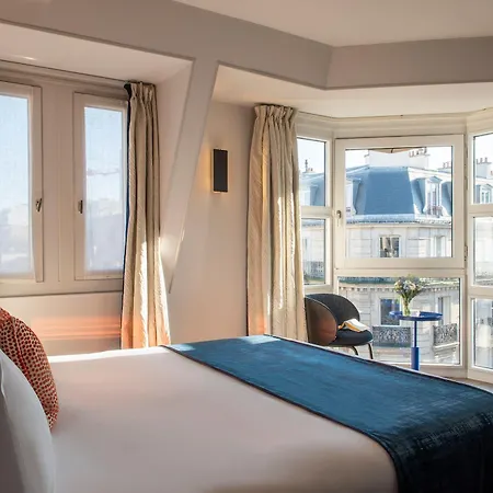 Yllen Eiffel Hotel