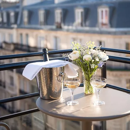 Yllen Eiffel Paris
