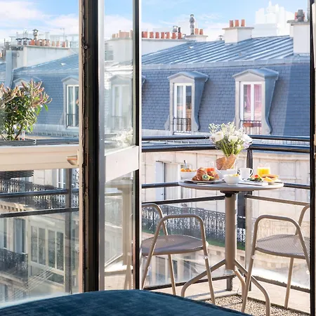 Yllen Eiffel Paris