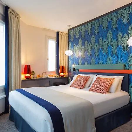 Yllen Eiffel Hotel