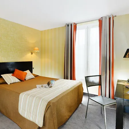 Carladez Cambronne Hotel 3*