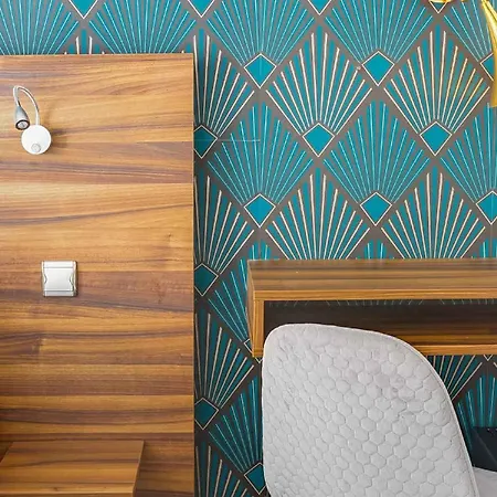 Carladez Cambronne Hotel 3*