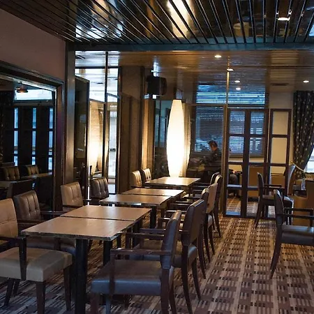 Hotell Median Congres 3*