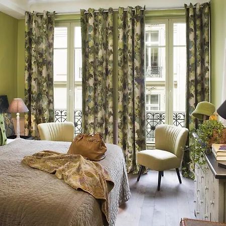 Hotel Le Petit Chomel 3*