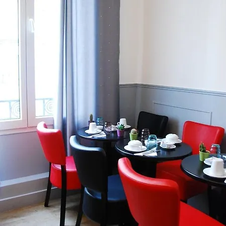 Cosy Monceau Hotel