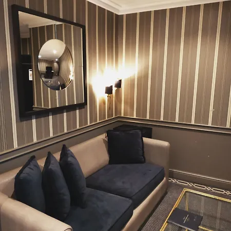 Hotel George Washington Paris
