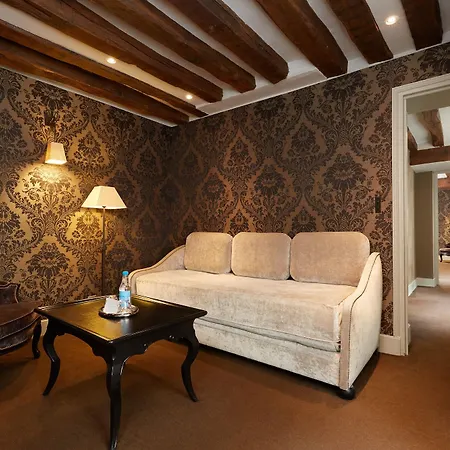 Le Pavillon De La Reine & Spa, Place Des Vosges 5* Paříž