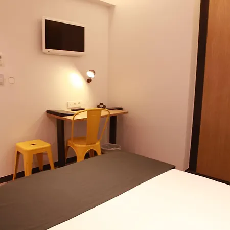Hotel Aulivia Opera 4*