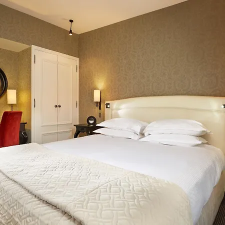Le Pavillon De La Reine & Spa, Place Des Vosges 5* Paříž