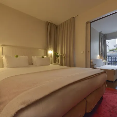 Hotel Le Quartier Bercy-square 3*