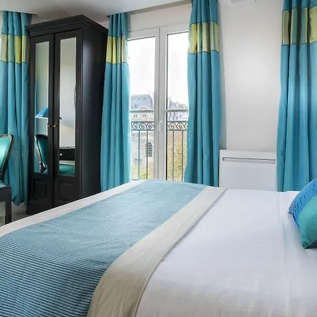Cluny Square 3*