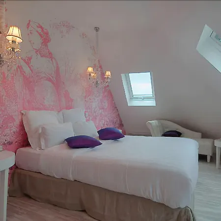 Cluny Square 3*