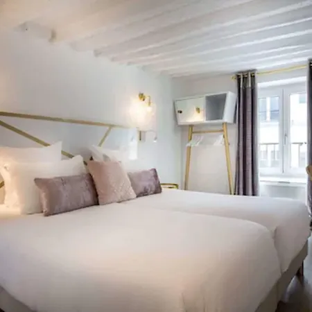Royal Opera Hotell 3*