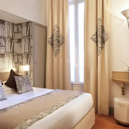 Foch Hotel 4*